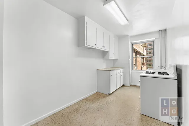 $975,000 | 575 Grand Street, Unit E605 | Lower East Side