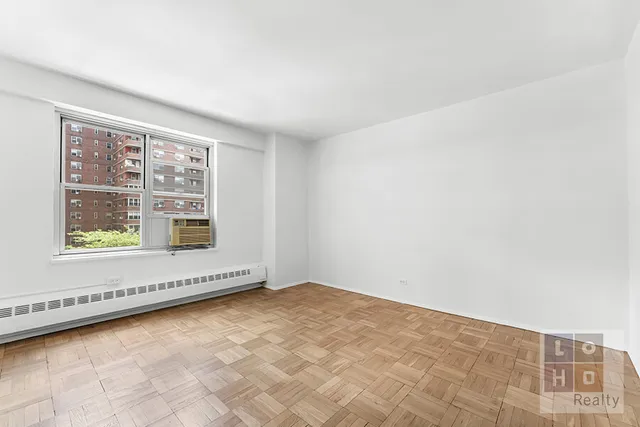 $975,000 | 575 Grand Street, Unit E605 | Lower East Side