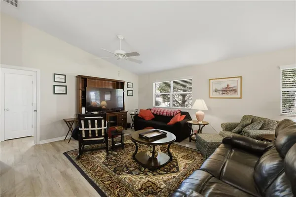 $364,000 | 1972 Ashwood Run, The Villages, FL 32162