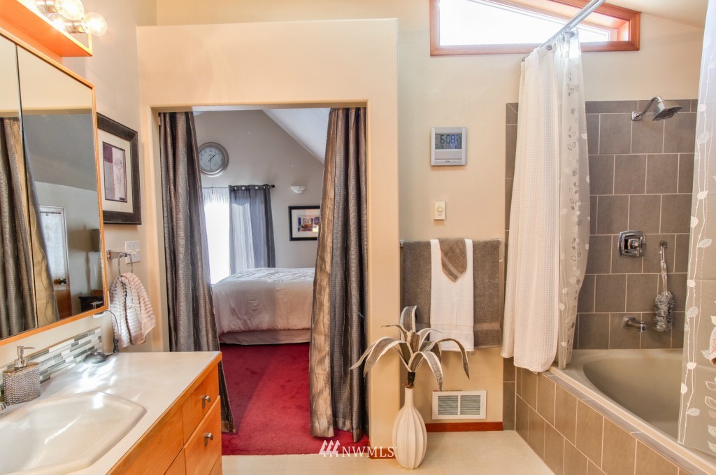 7143 F F & S Grade Road Sedro-Woolley, WA 98284 - Photo 10 of 25 Gallery Image 10
