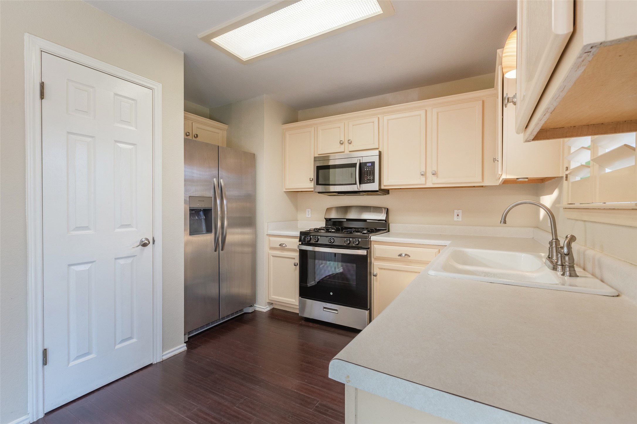 7700 Portland Trail Austin, TX 78729 - Photo 8 of 36