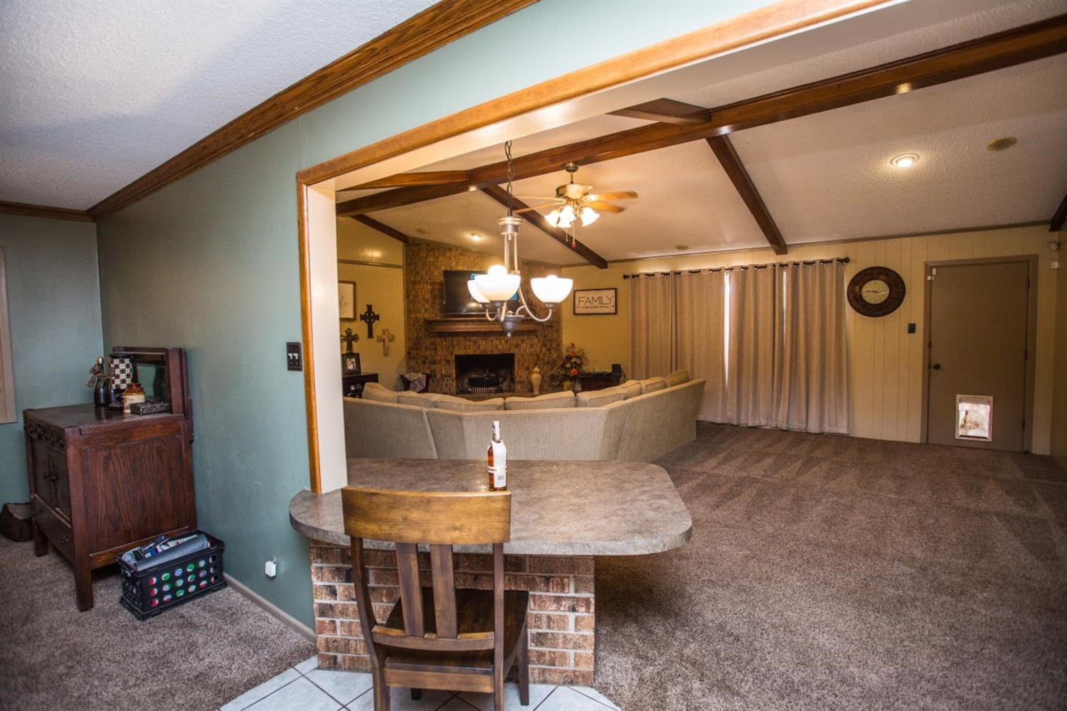 2118 Tech Drive Levelland, TX 79336 - Photo 12 of 42 a dining room with furniture and window