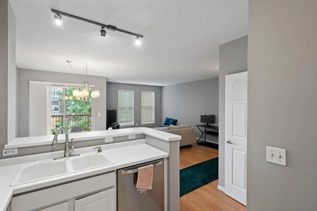 $2,250 | 680 North 2nd Street, Unit 403, Minneapolis, MN 55401