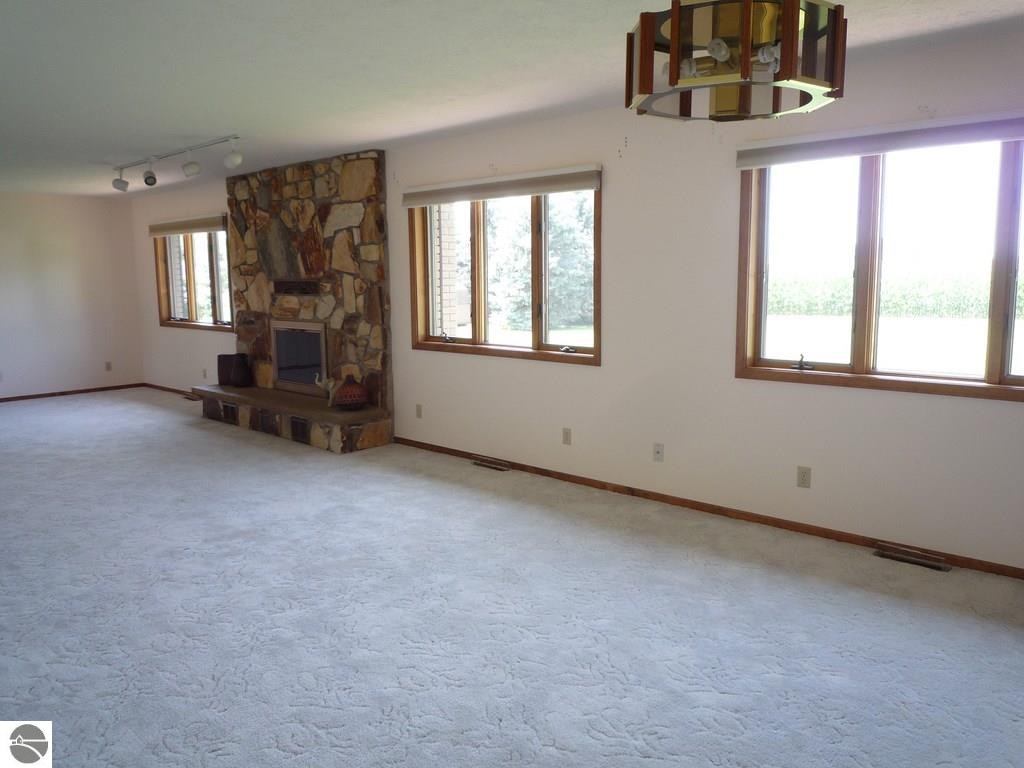 465 North Luce Road Alma, MI 48801 - Photo 14 of 26 1788694-13.JPG