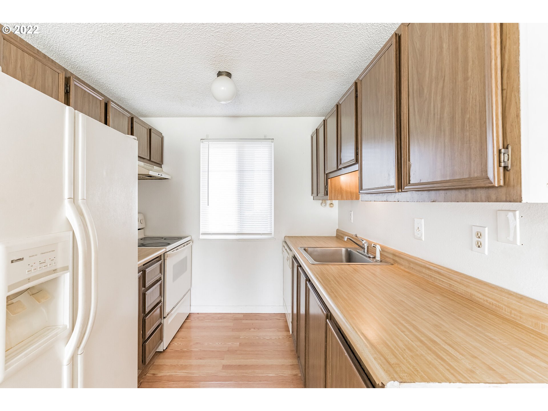 14095 Southwest Walker Road, Unit 61 Beaverton, OR 97005 - Photo 6 of 14 Gallery Image 6