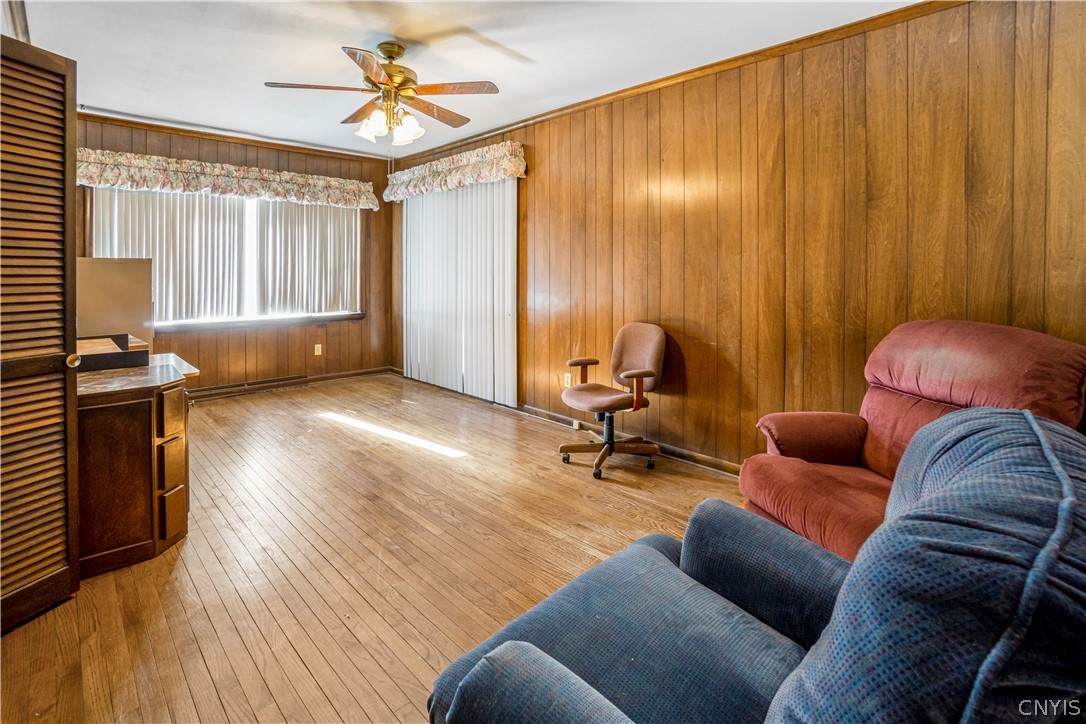 112 Winthrop Road Syracuse, NY 13206 - Photo 14 of 34 1st floor bedroom