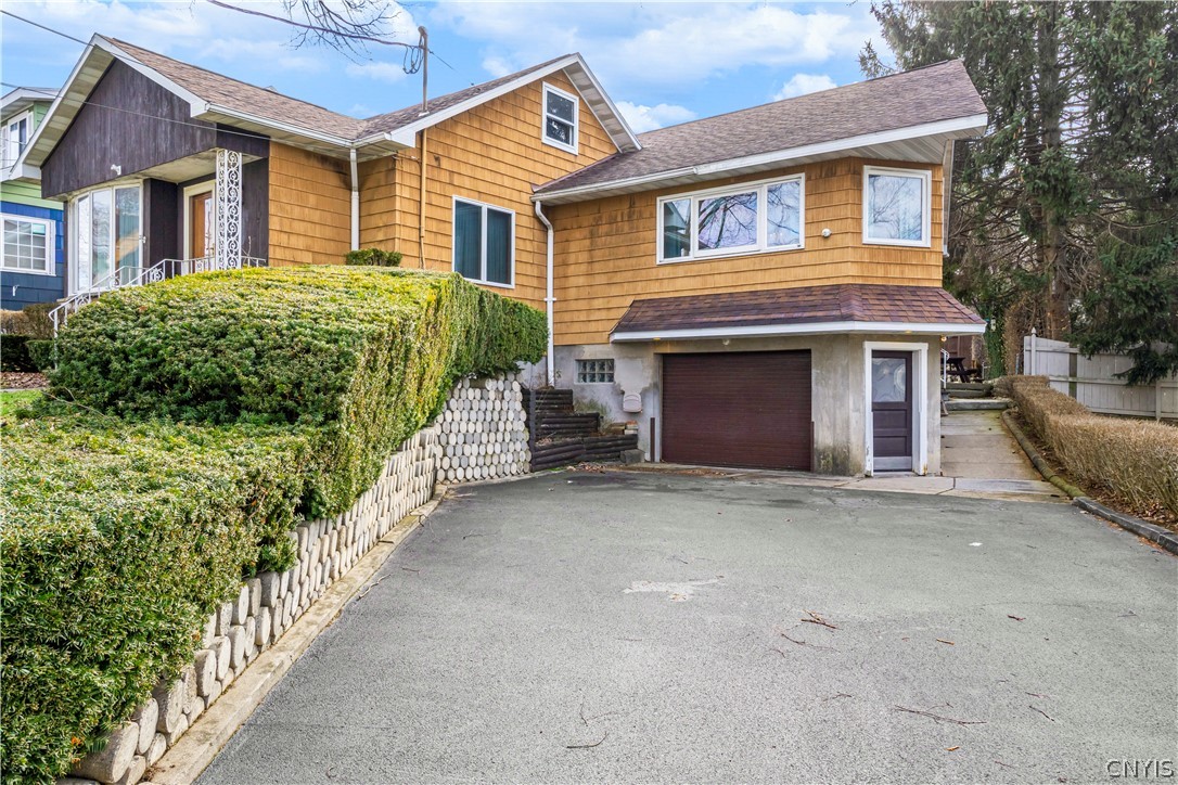 112 Winthrop Road Syracuse, NY 13206 - Photo 2 of 34