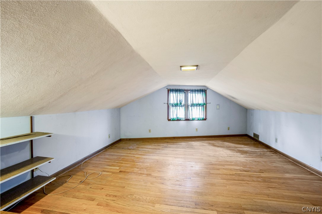 112 Winthrop Road Syracuse, NY 13206 - Photo 23 of 34 Upstairs bedroom