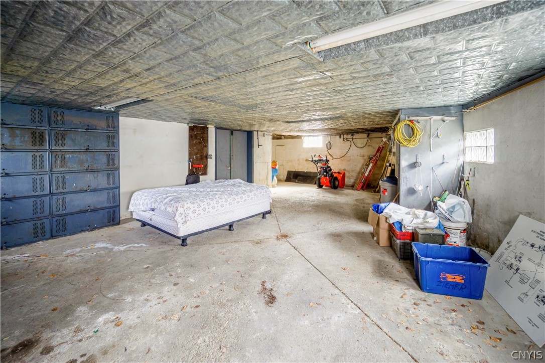 112 Winthrop Road Syracuse, NY 13206 - Photo 33 of 34 Garage