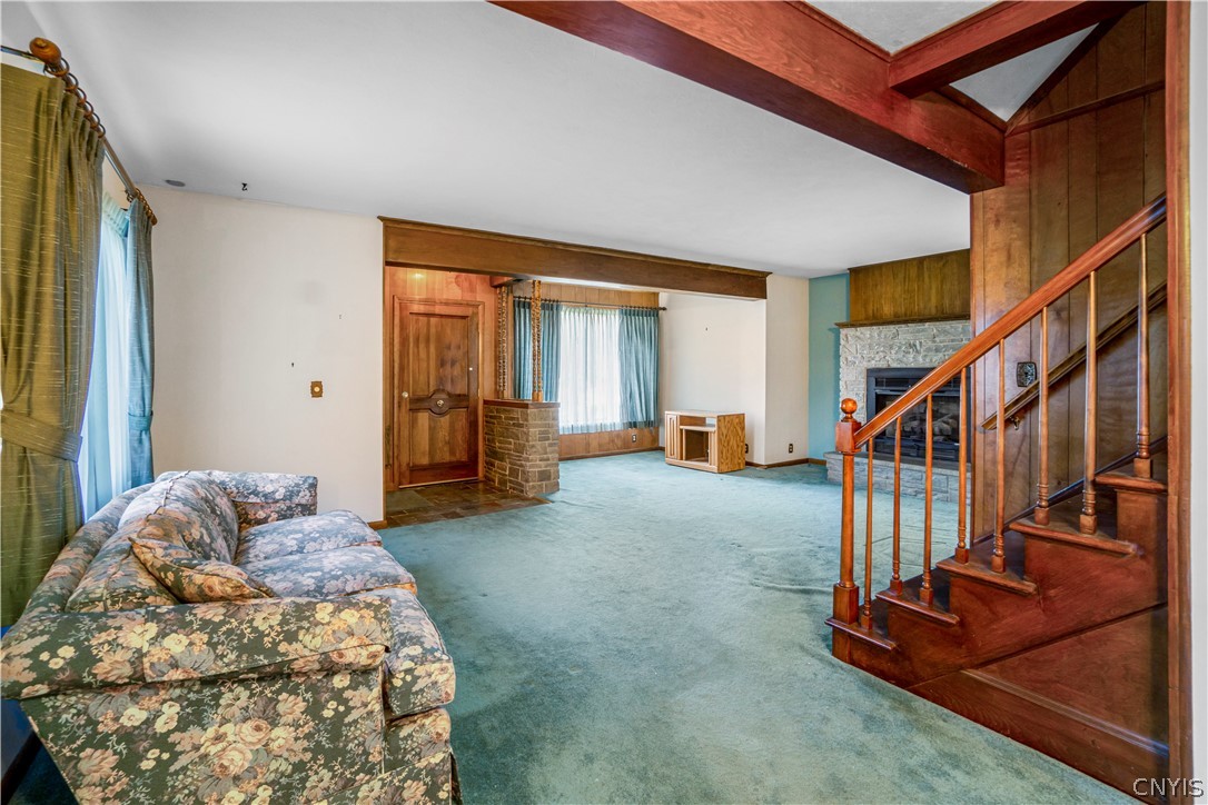 112 Winthrop Road Syracuse, NY 13206 - Photo 6 of 34 Living-room