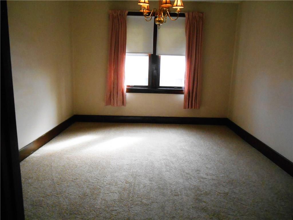 Large dining room is great for large gatherings.