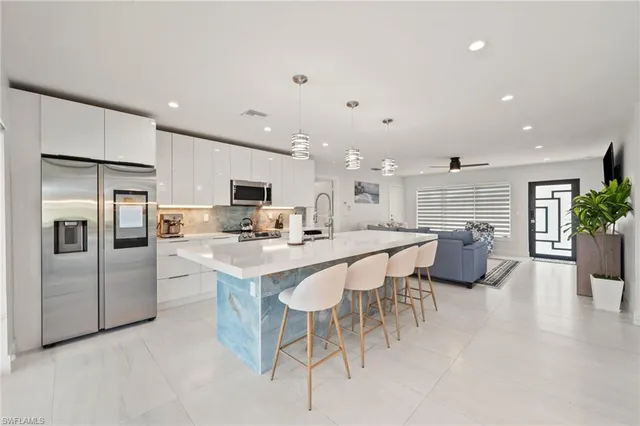 $1,575,000 | 139 San Salvador Street, Naples, FL 34113