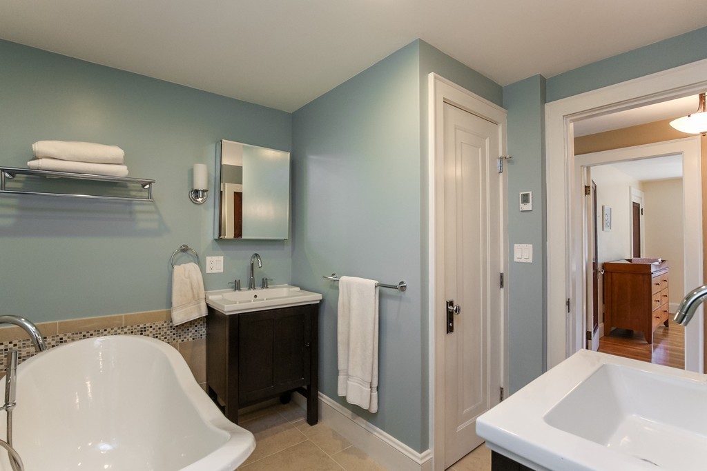 16 Burbank Road Medford, MA 02155 - Photo 19 of 30 Gallery Image 19