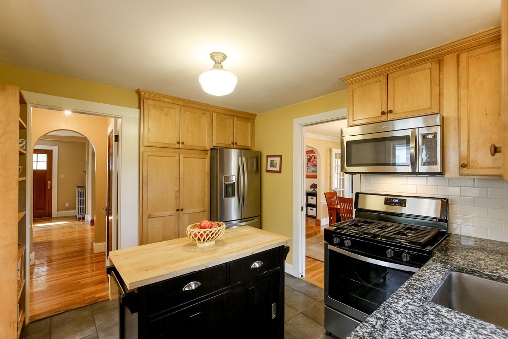 16 Burbank Road Medford, MA 02155 - Photo 4 of 30 Gallery Image 4
