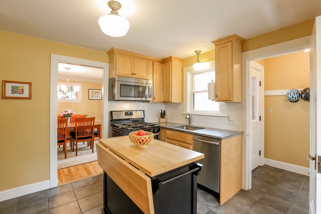 16 Burbank Road Medford, MA 02155 - Photo 5 of 30 Gallery Image 5