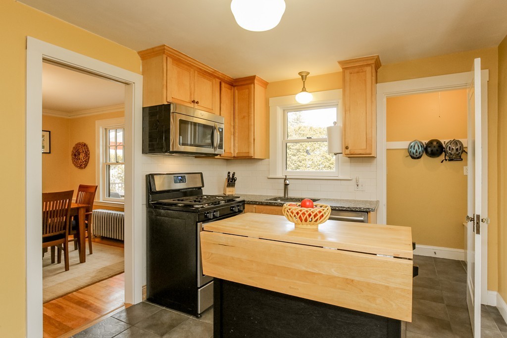 16 Burbank Road Medford, MA 02155 - Photo 6 of 30 Gallery Image 6