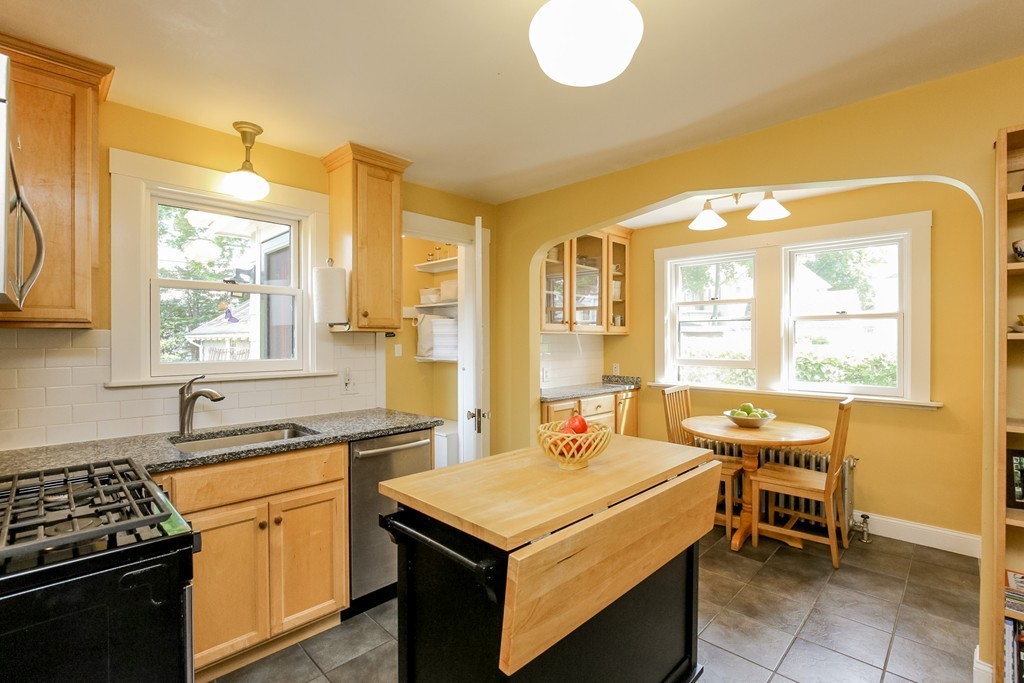 16 Burbank Road Medford, MA 02155 - Photo 7 of 30 Gallery Image 7