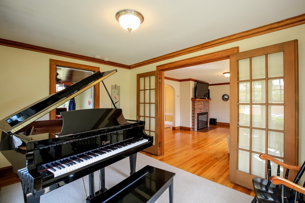 16 Burbank Road Medford, MA 02155 - Photo 10 of 30 Gallery Image 10