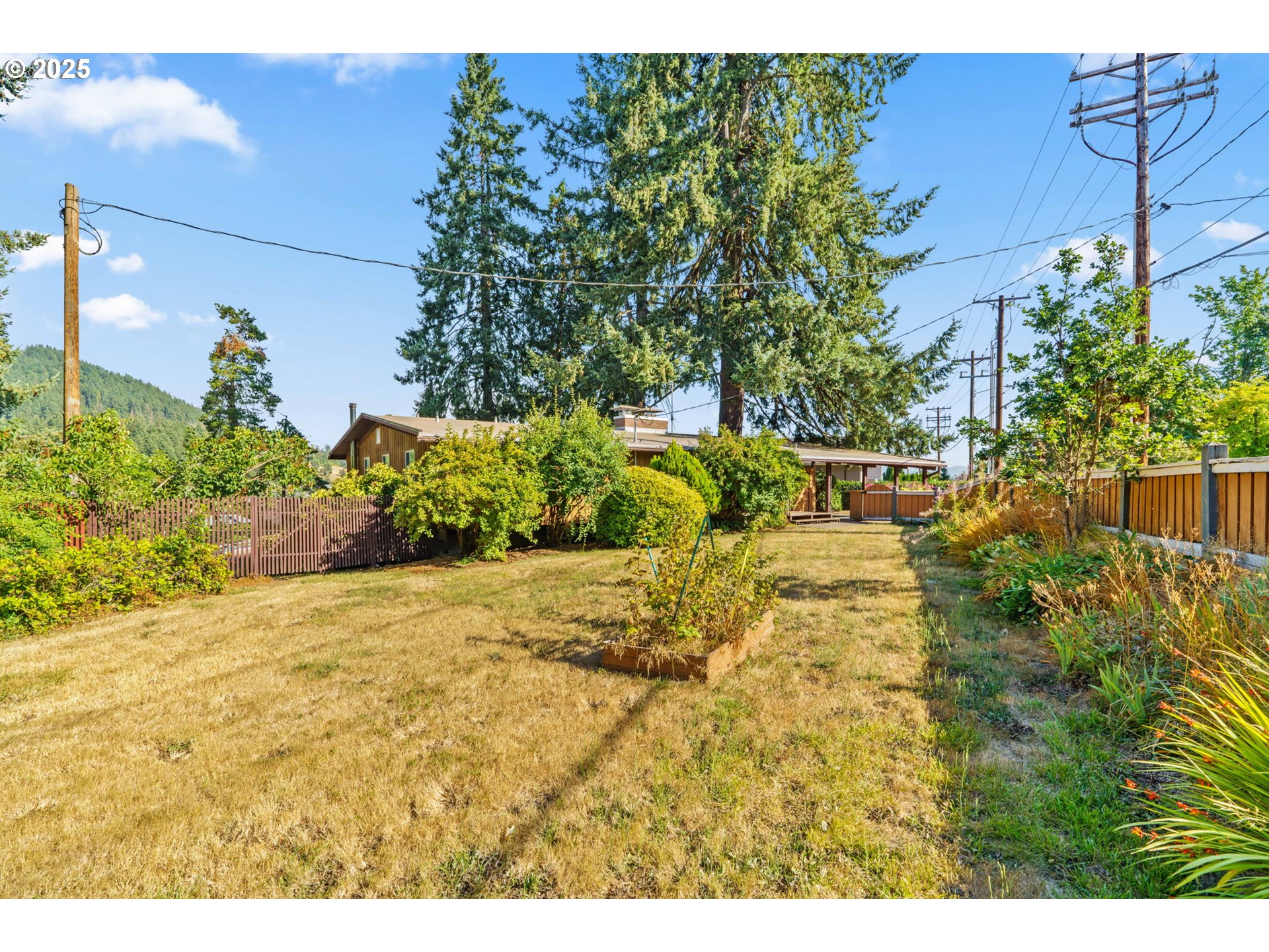 883 South 57th Street Springfield, OR 97478 - Photo 6 of 48