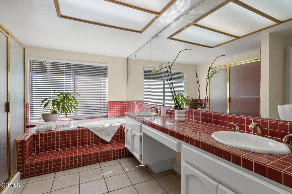 286 Golden Fern Court Simi Valley, CA 93065 - Photo 23 of 39