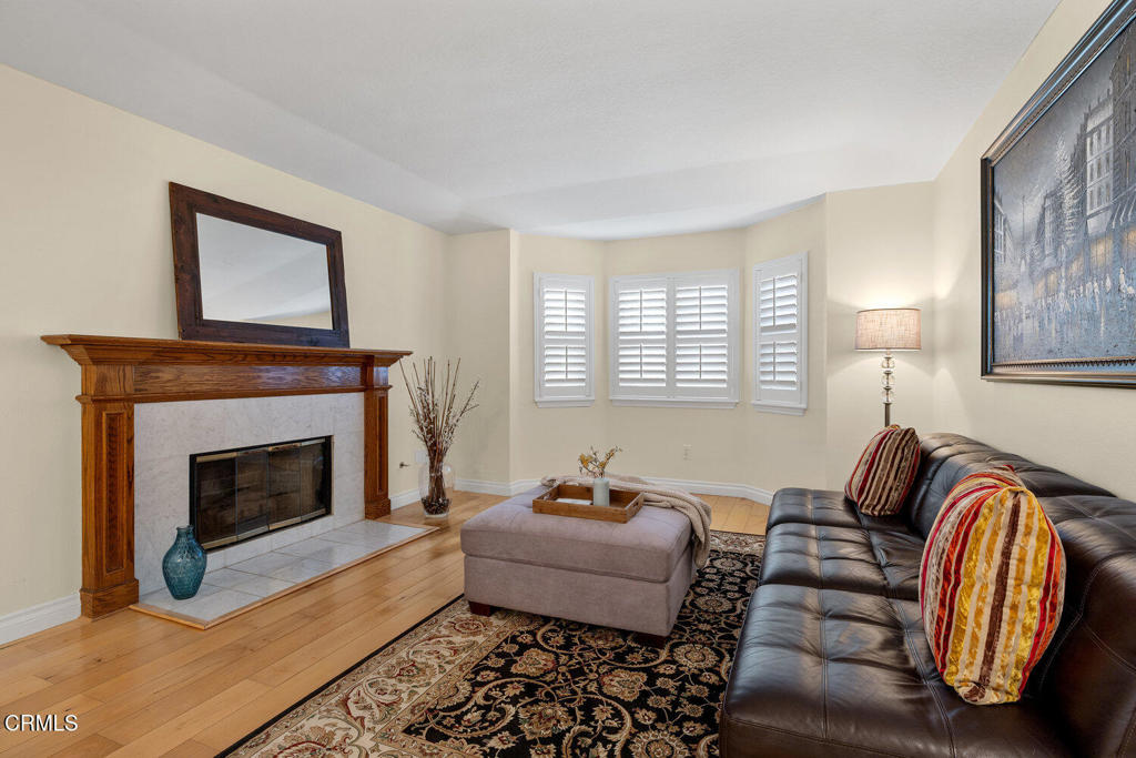 286 Golden Fern Court Simi Valley, CA 93065 - Photo 5 of 39