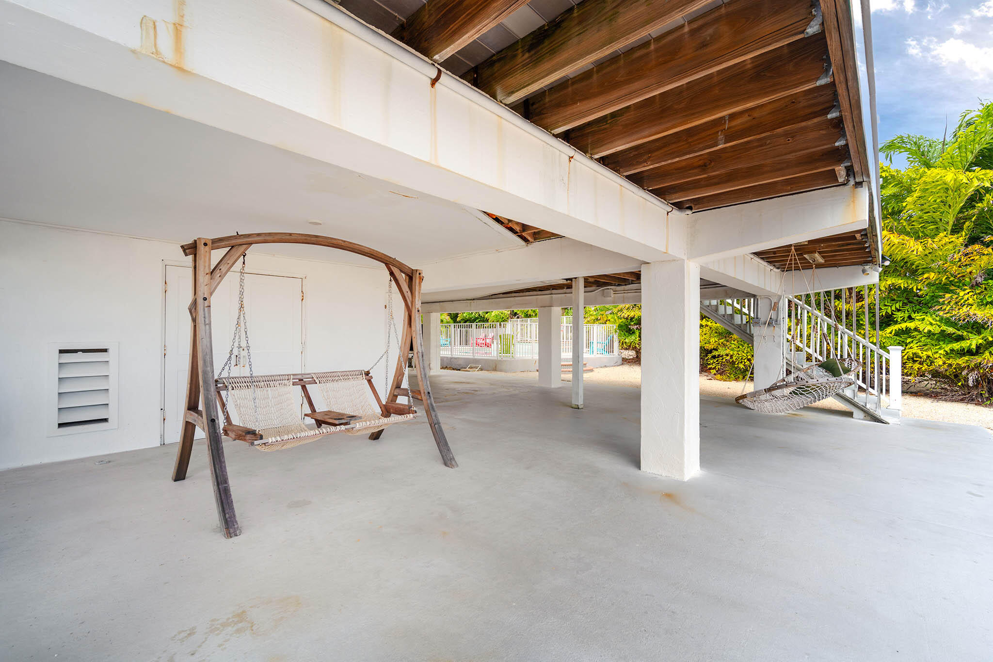 31473 Warner Street Big Pine Key, FL 33043 - Photo 42 of 49 a view of an entryway with a hall