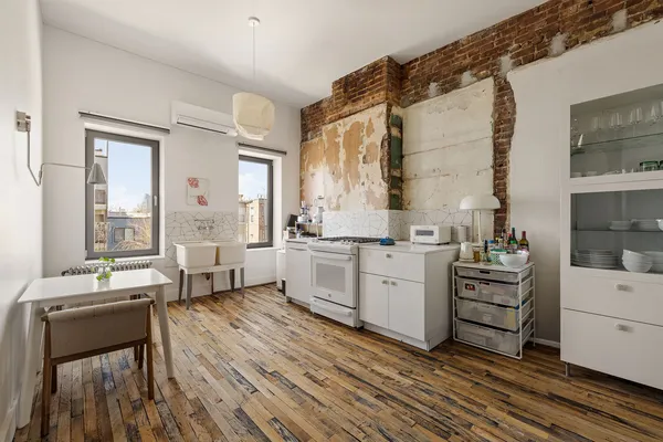 $3,200,000 | 285 A Kingsland Avenue | Greenpoint