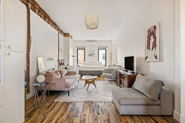 $3,200,000 | 285 A Kingsland Avenue | Greenpoint