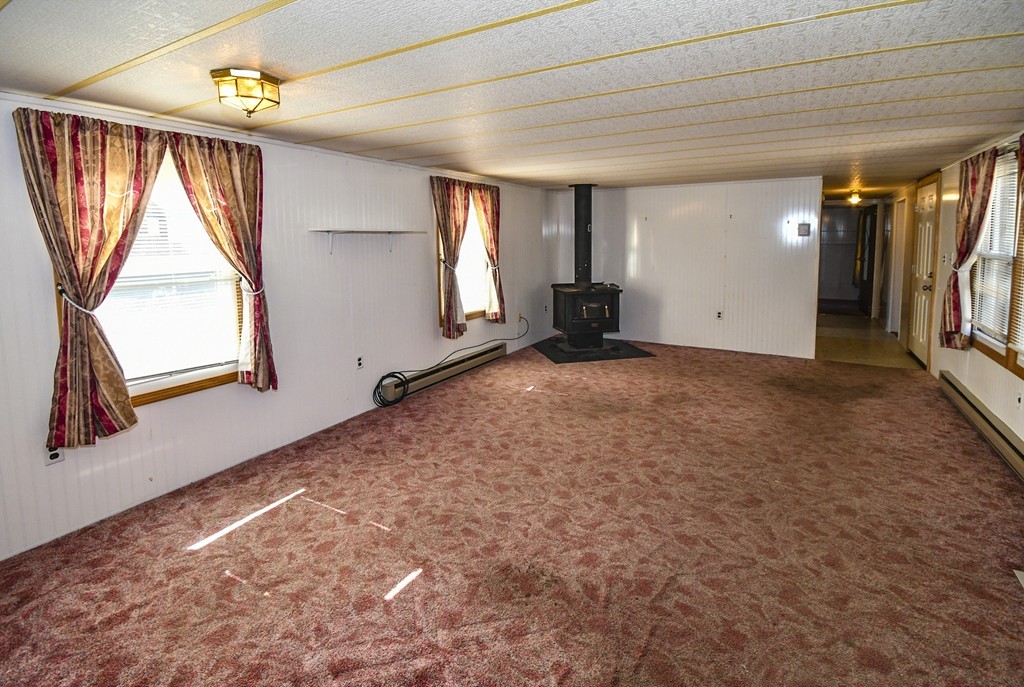 62 Seabrook Road Salisbury, MA 01952 - Photo 5 of 16