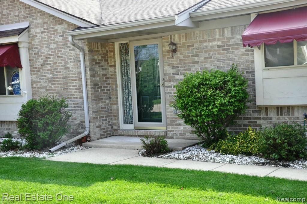 18751 Common Road Roseville, MI 48066 - Photo 27 of 28 Common%20Rd%20Cond00105.jpg