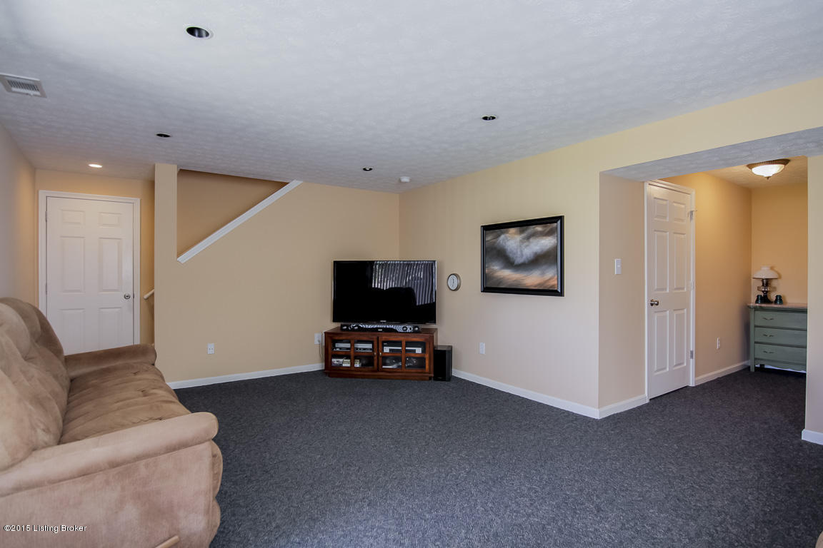 8008 Kellerman Road Louisville, KY 40219 - Photo 31 of 37 0053Fused