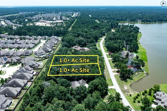 an aerial view of residential house with outdoor space and garden
