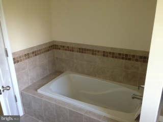 519 Koch Road Linthicum Heights, MD 21090 - Photo 14 of 29 Soak Tub
