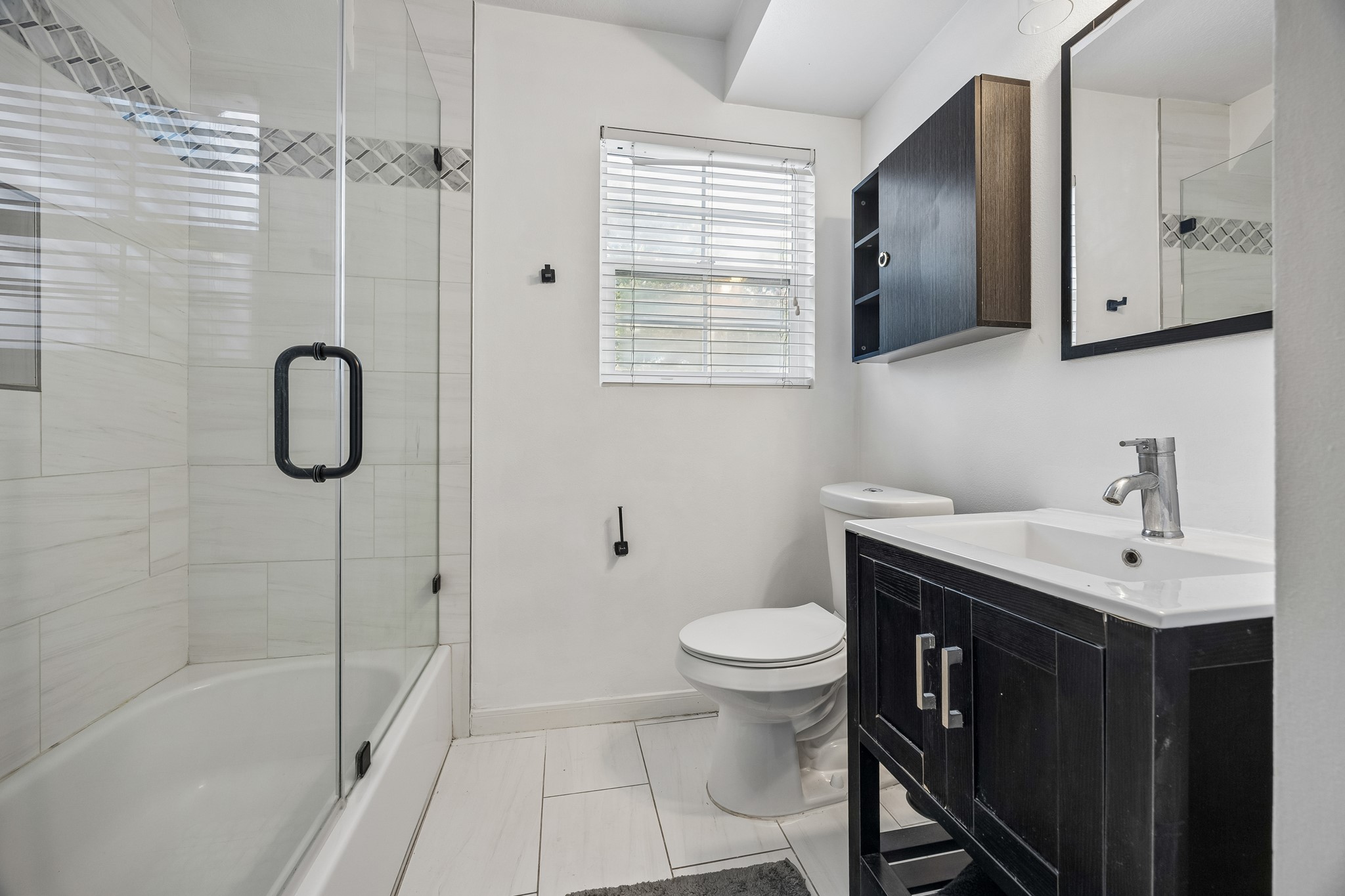 3237 Rosedale Street, Unit 2 Houston, TX 77004 - Photo 13 of 18 Bathroom