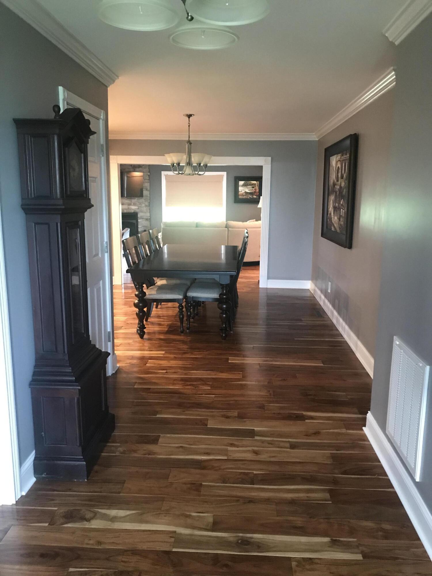 96 House Hill Road Lancaster, KY 40444 - Photo 2 of 9 Dining Area
