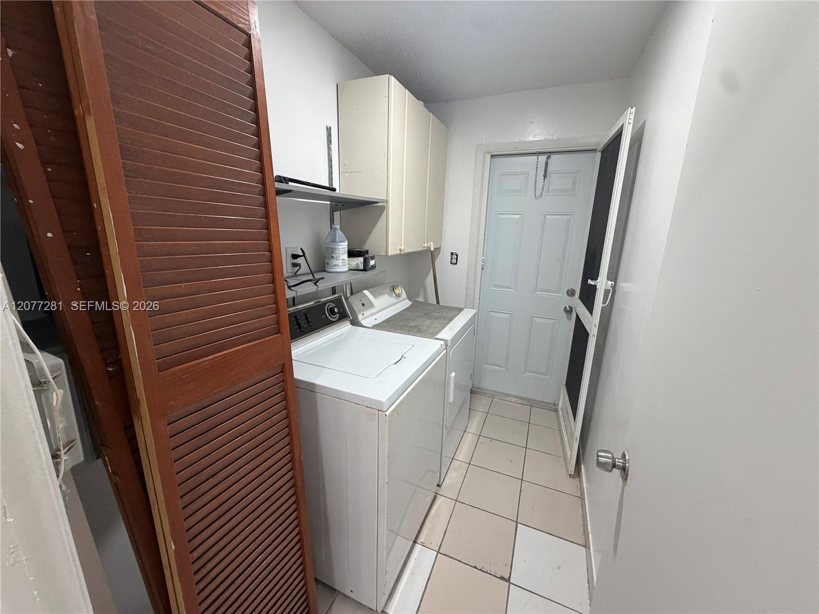 9986 Southwest 2nd Street Miami, FL 33174 - Photo 13 of 17 Gallery Image 13