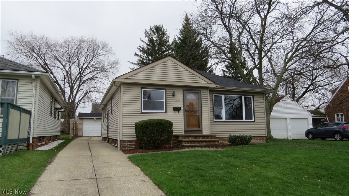 8321 Ackley Road Parma, OH 44129 - Photo 3 of 33 Gallery Image 3