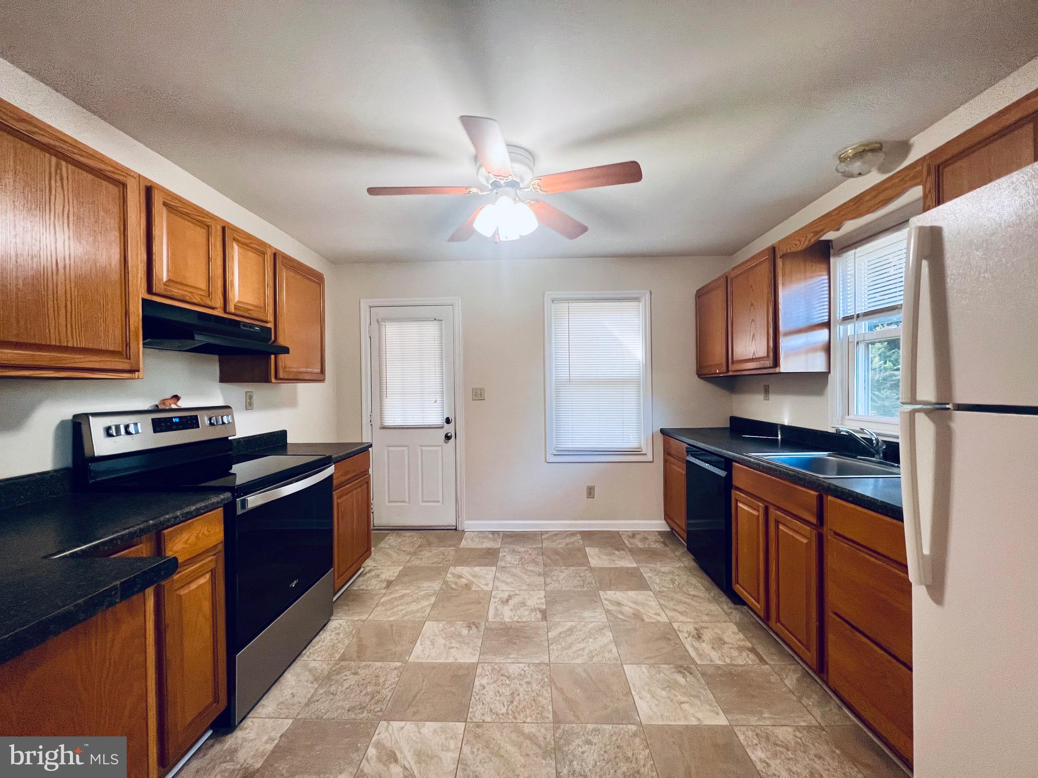 595 Calvert Beach Road St. Leonard, MD 20685 - Photo 2 of 11 Kitchen