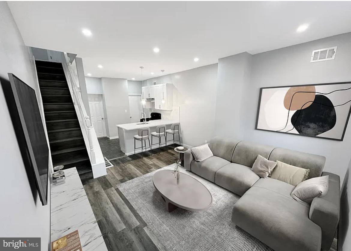 2546 West Seltzer Street Philadelphia, PA 19132 - Photo 2 of 12