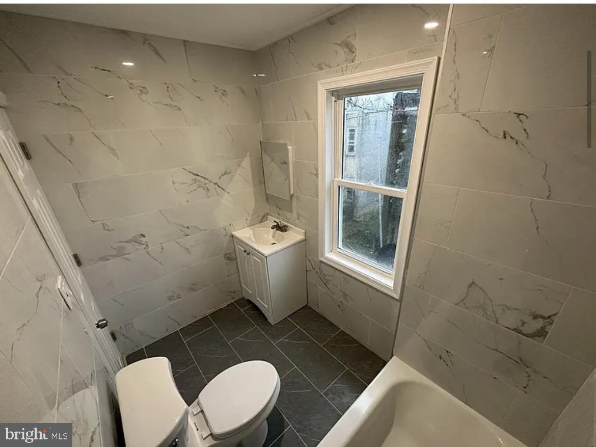 2546 West Seltzer Street Philadelphia, PA 19132 - Photo 8 of 12