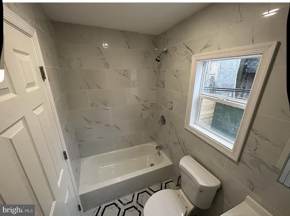 2546 West Seltzer Street Philadelphia, PA 19132 - Photo 9 of 12