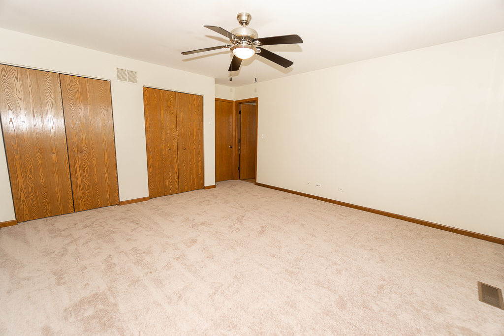 1174 Longford Road Bartlett, IL 60103 - Photo 14 of 25
