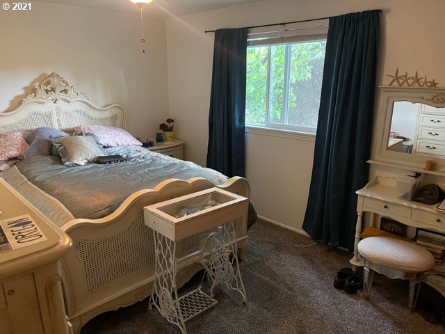 135 South R Street Cottage Grove, OR 97424 - Photo 15 of 23 Gallery Image 15