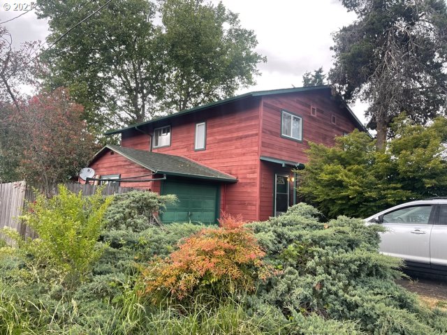 135 South R Street Cottage Grove, OR 97424 - Photo 22 of 23 Gallery Image 22