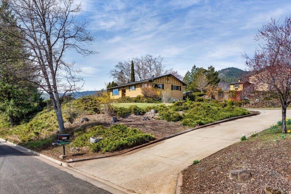 205 Humbug Road Yreka, CA 96097 - Photo 1 of 32 Gallery Image 1