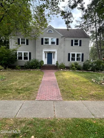 $2,000 | 136 Adams Place, Bethlehem, NY 12054