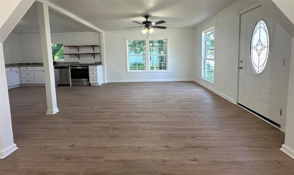 1007 North Lane Street Comanche, TX 76442 - Photo 2 of 27