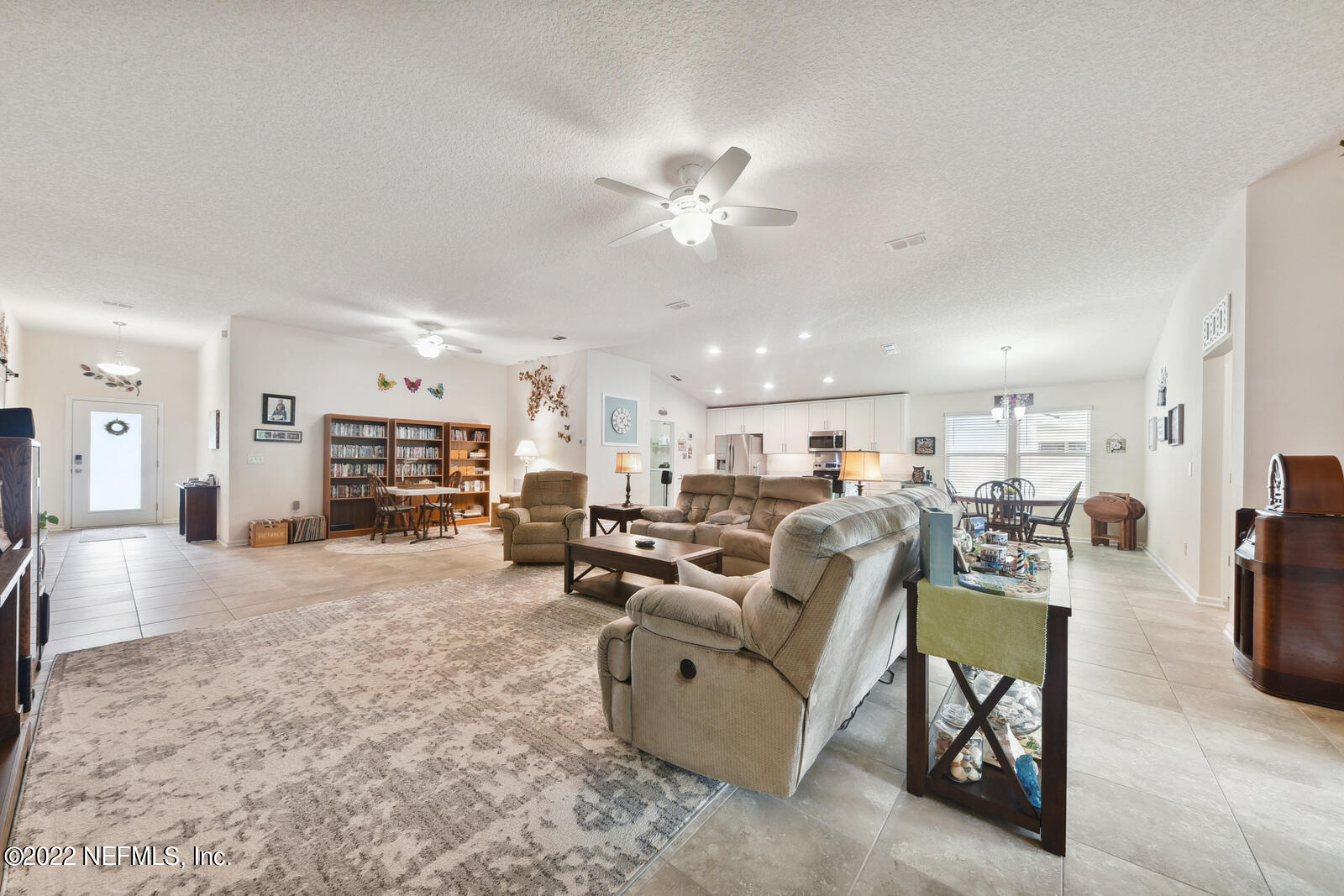 102 North Hamilton Springs Road St. Augustine, FL 32084 - Photo 12 of 32 Great Room b