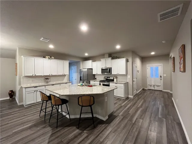 $2,400 | 7721 Iron Man Drive, Corpus Christi, TX 78414