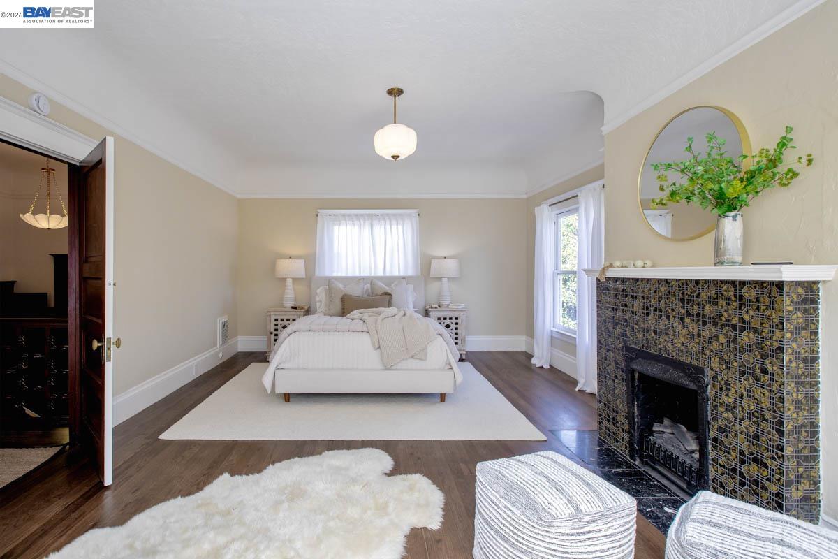 1111 Union Street Alameda, CA 94501 - Photo 33 of 57 a living room with furniture and a fireplace